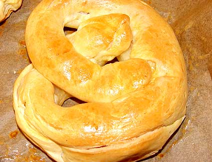 Ein Martinsbrezel aus glutenfreiem Hefeteig!