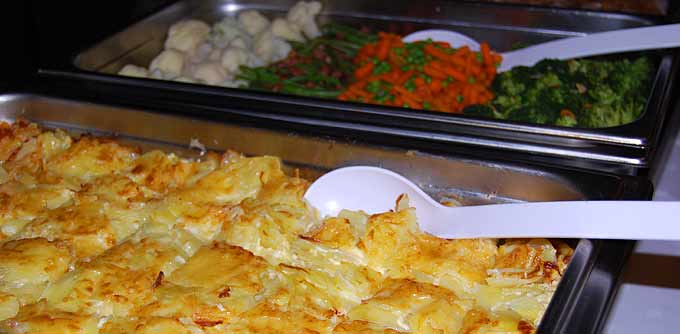 GF-Kartoffelgratin nebst Gemsebeilagen zum Buffet!