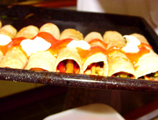 Enchiladas auf Backblech kurz vor dem Überbacken! Enchiladas auf Backblech kurz vor dem Überbacken!