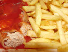 Pommes mit Currywurst!