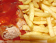 Pommes mit Currywurst vom Beckhausener Grill in Gelsenkirchen!